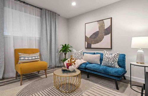 Steps away from Downtown Restaurants and Bars - King Bed - Foto 15