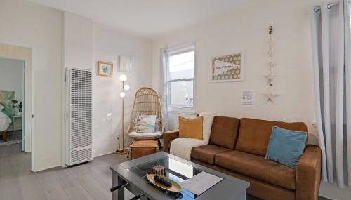 At Hermosa Ave and Pier ave- B - Foto 2