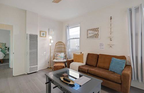 At Hermosa Ave and Pier ave- B - Foto 2