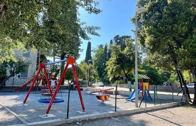 Bright and Cozy Apartment With Balcony in Kastel Luksic - Foto 10