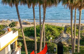 The Marbella Beachfront Gem - Photo 1