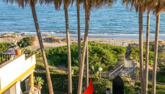 The Marbella Beachfront Gem - Photo 1, Garden