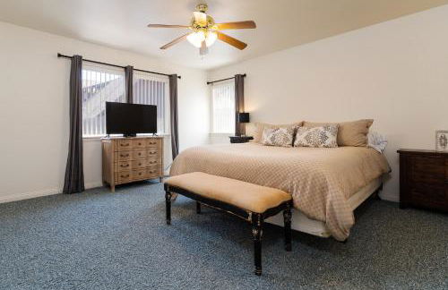 Lazy Squirrel - Cozy Family House with Full Game Room - Foto 36