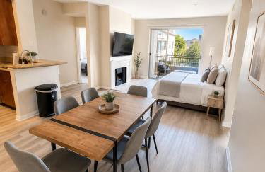 Sunny Marina Del Rey Apartment- Hot Tub, Game Room, BBQ, Projector - Foto 24