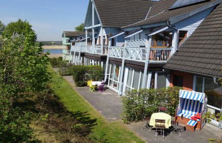 Fewo 7 im Fischerhaus Wintergarten und Terrasse mit Strandkorb - Foto 2