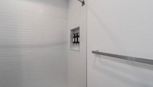 Unit 1 Stylish Studio with King Bed and Sofa Bed - Foto 4