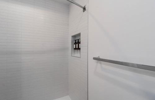 Unit 1 Stylish Studio with King Bed and Sofa Bed - Foto 4