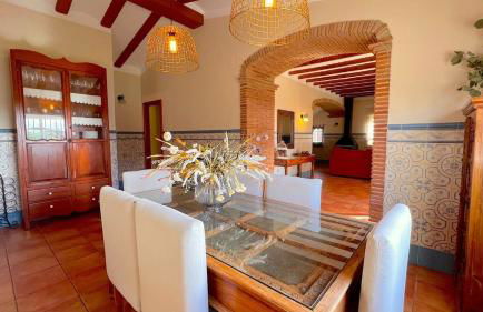 Pet friendly villa 10 minutes from the beach - Photo 7