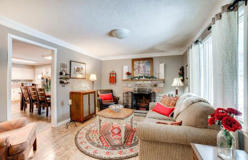 Rector Home with Hot Tub about 6 Mi to Ligonier! - Foto 2