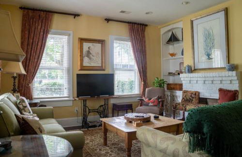 Magnolia Court Suites - Photo 8