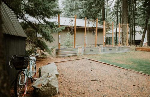 Cabin and Casita Near Rosyln and Suncadia Hot Tub, Game Room, Firepit, Sleeps 11 - Photo 4