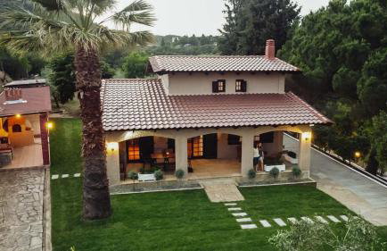 The Tree House - Photo 5