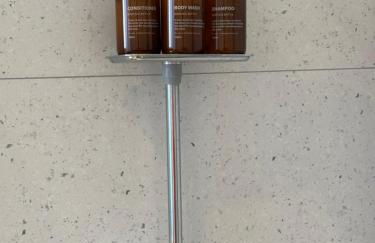 Comfort Stay Legnano - Appartamento di 85m2 con 2 bagni, Smart TV, WiFi ultra veloce e angolo lavoro, perfetto per visitare Milano in relax - Photo 19