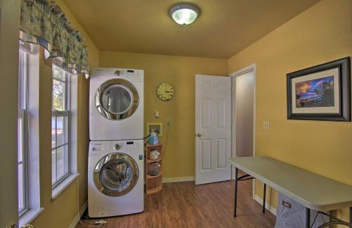 Lakefront Home with Shared Boat Ramp in Grove! - Foto 25