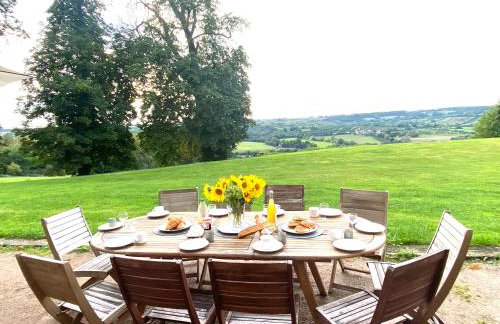 Le Pressoir du Château de Neuville - Piscine chauffée - Jeux - Forêt - Foto 1