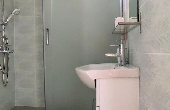 Myra Stunning Seaview Maisonette - Foto 19