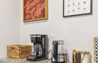 Reynoldstown Lux 2BR, Rooftop Deck, Near Beltline & Downtown, Free Parking - Foto 15