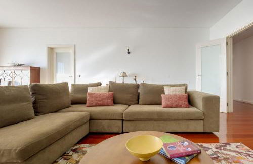 Skyview 2BR with Balcony and Garage - Foto 53