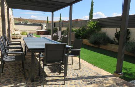 Escape to a spacious retreat with garden - Foto 52