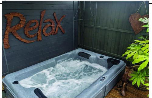 Luxury retreat in Lincolnshire with hot tub - Foto 10
