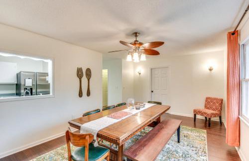 Charming Seneca Home - 3 Mi to Memorial Stadium! - Foto 9