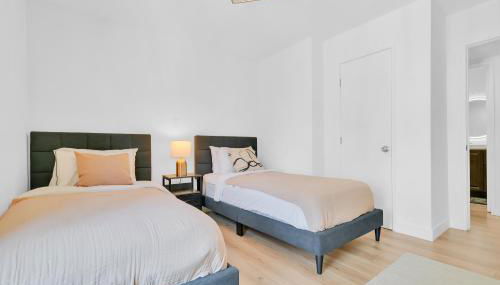 High Ceilings 3BR with Loft-2 Baths Pool & Jacuzzi - Foto 5