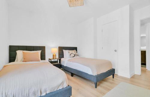 High Ceilings 3BR with Loft-2 Baths Pool & Jacuzzi - Foto 5