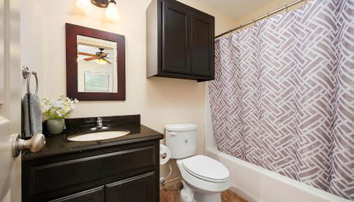 Hummingbird Haven 2 Cozy Comfort Haven - Parking at No Extra Cost - Foto 5