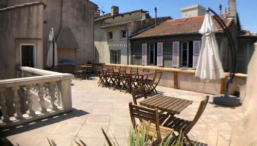 A L'OMBRE DU PALAIS - Photo 2