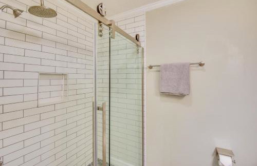 Home with Fire Pit on 27 Acres in Walhalla! - Foto 16