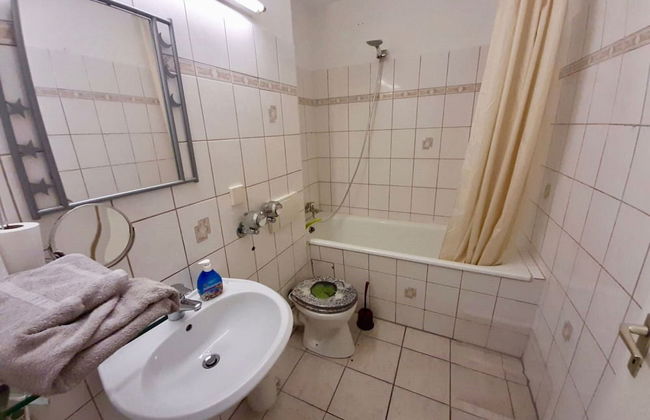 Apartment With Balcony, Neuss - Foto 12