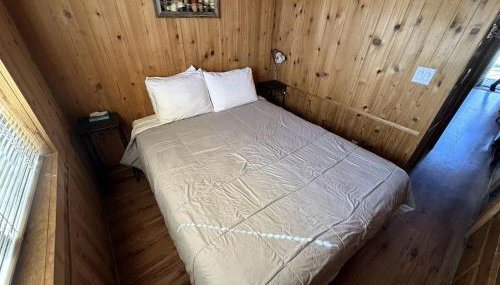 Cozy Mountain-Style Cabin with Scenic Sierra Nevada Views Near Lone Pine, California - Foto 4