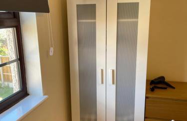 Large, 3 Floors, Quiet, Sleeps 16, 4 Bathrooms, 5 Parking, Semi rural Leicester - Foto 30