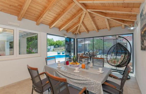 Awesome Home In Kamenmost With Jacuzzi - Foto 7