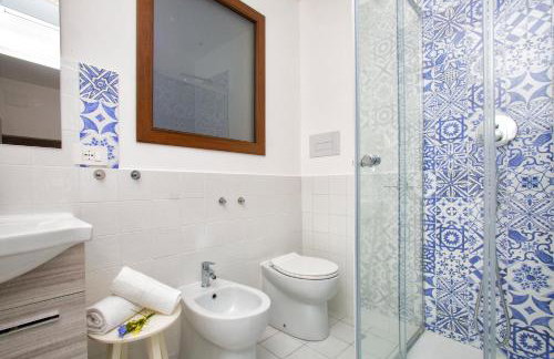 Plaza Suites - Photo 21