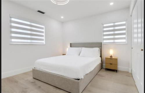 Renovated Modern Home with Big Pool & Ocean Access - Foto 33