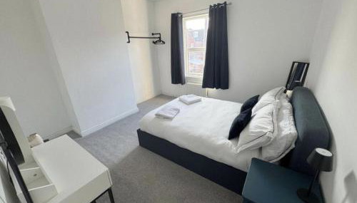 Levenshulme House - 2 Bedroom - Sleeps 6 - Free Parking & WiFi - Foto 4