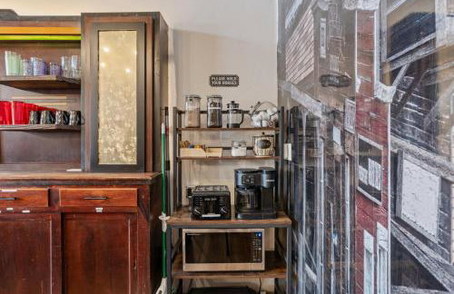 Historic Yellowstone Saloon - Foto 39