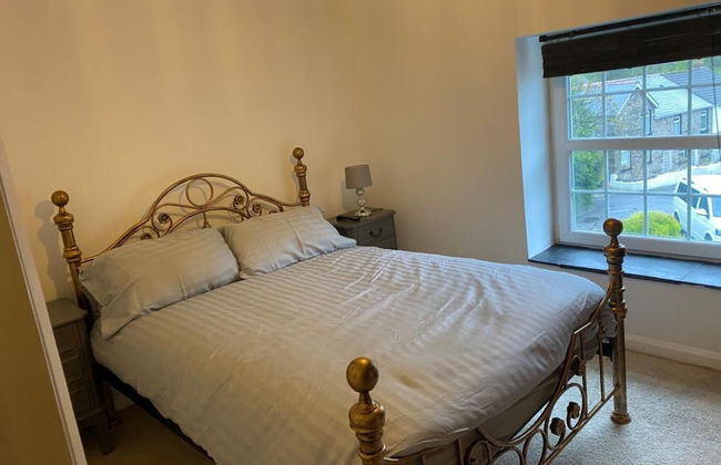 2-bed Cottage in in Welsh Valley Nr Swansea - Photo 2