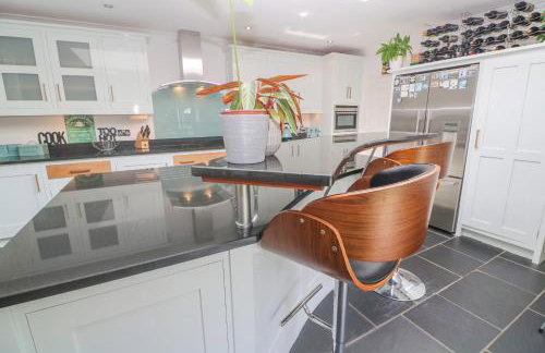 Cornerstone - Photo 15