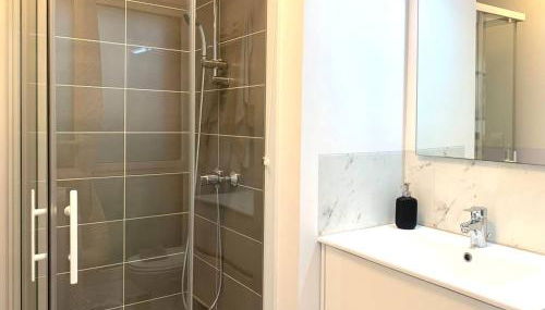 Modern Studio by Port & Old Town - Foto 3, Shower