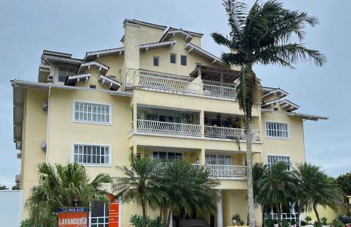 Apto Jurerê 2 quartos 400m da Praia - Foto 1