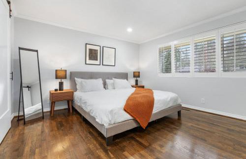 Charming Home in Bellevue Near Downtown n Microsoft - Photo 12