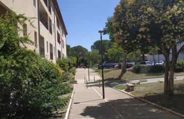 Escapade Uzétienne Cœur de ville et Parking - Foto 30