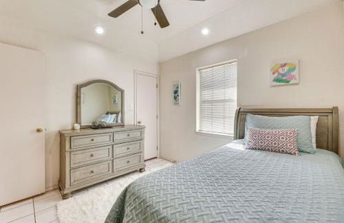 Pet-Friendly San Juan Home with Private Yard and Grill - Foto 10