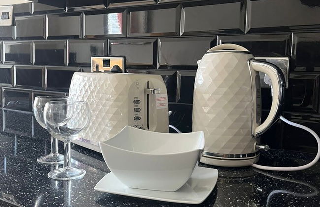 Fabulous Apt in the Heart of Victorian Llandudno - Photo 10