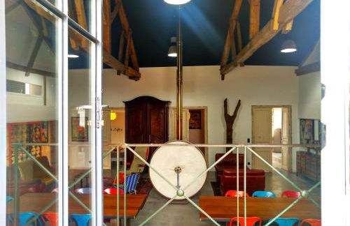 "La Case" - Magnifique ferme rénovée au cœur de la nature - Piscine privée sans vis-à-vis - Vue dégagée - Jardin - Stationnements gratuits devant la propriété - Belles prestations - Foto 36