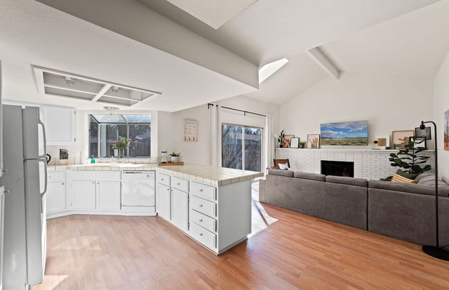 Delightful 4BR Home Nr Downtown Reno w Fireplace - Foto 20