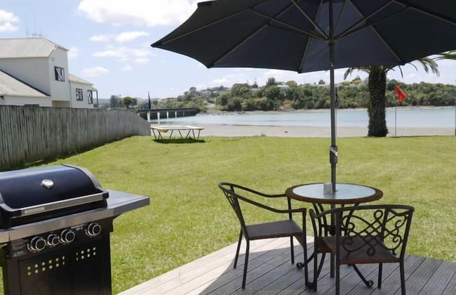 Raglan Palm Beach Motel - Photo 47