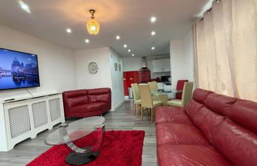 Nicely furnished 2 Bedroom Property Independent with Parking - Foto 22